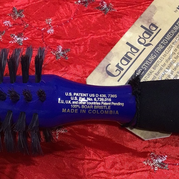 NWT GRAND GALA by MONROE Natural Bristles Styling Brush Extra Lightweight Blue - Picture 7 of 9